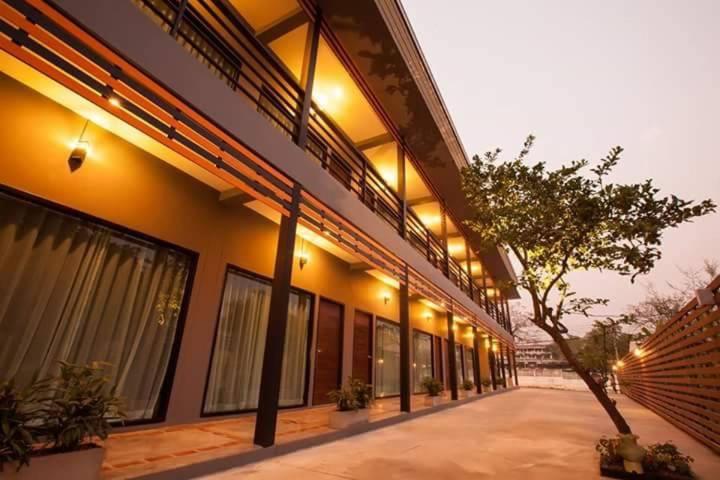 โรงแรมบ้านมะกรูด Baan Ma Grood Hotel - Housity
