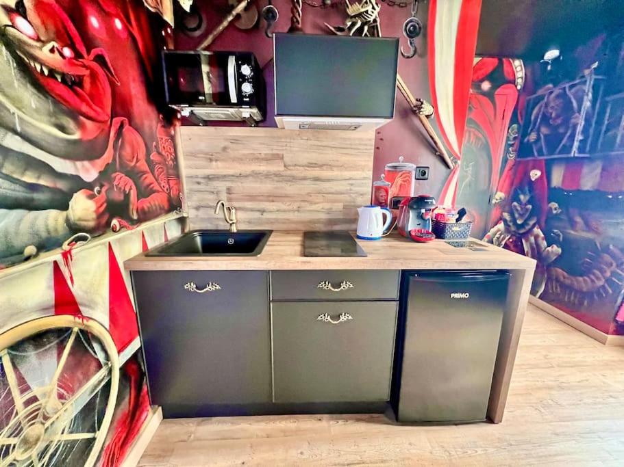 Le Cirque Ensorcelé - Le Studio Maudit & Cosy - Housity