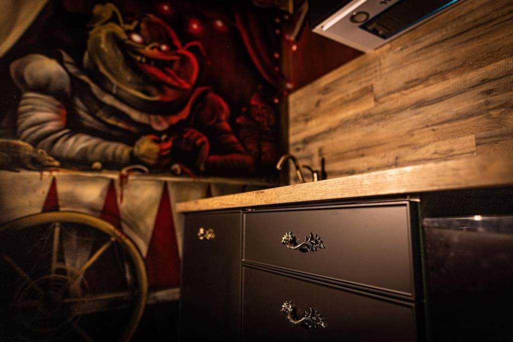 Le Cirque Ensorcelé - Le Studio Maudit & Cosy - Housity