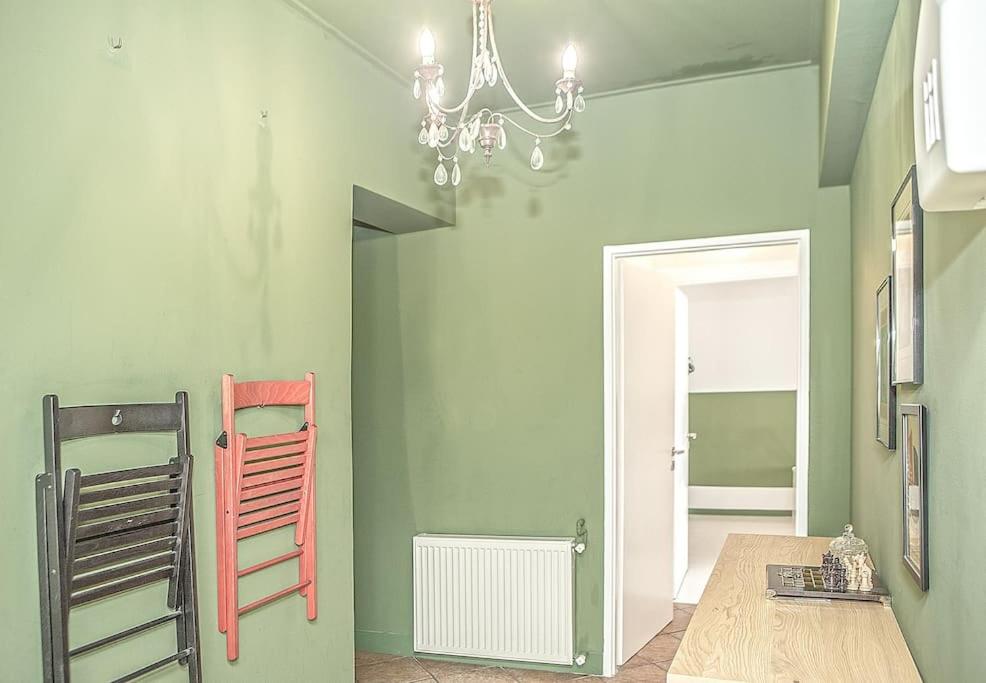 Vintage 3 bedroom flat in the heart of Athens City - Housity