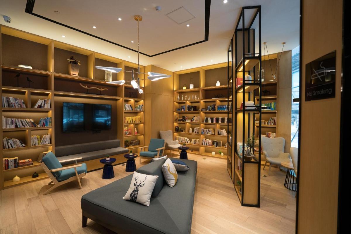 Ningbo Tianyi Square Atour Hotel - Housity