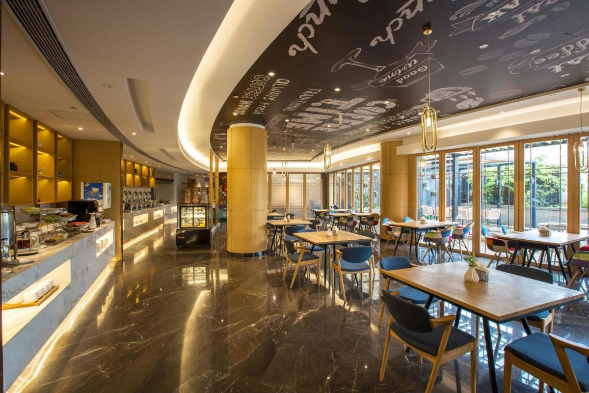 Ningbo Tianyi Square Atour Hotel - Housity