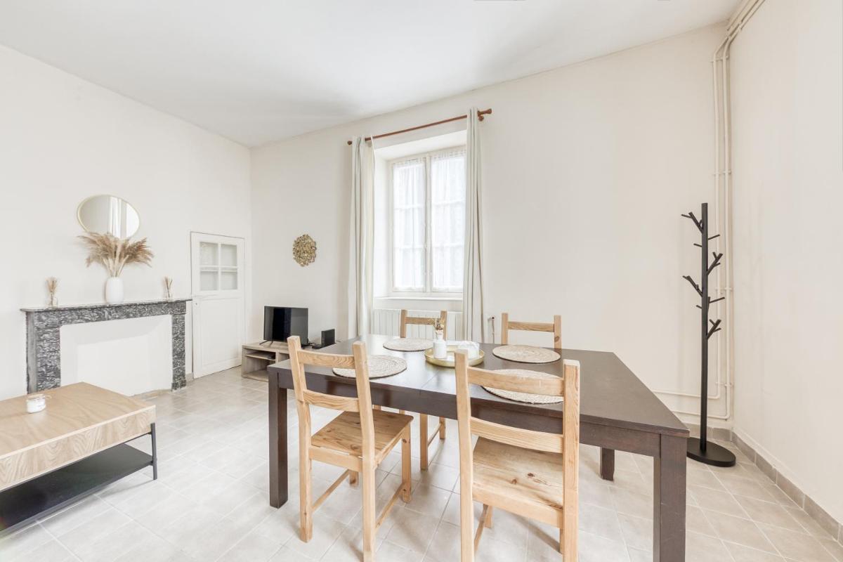 Paris à la campagne-Parking gratuit-proche Versailles - Housity