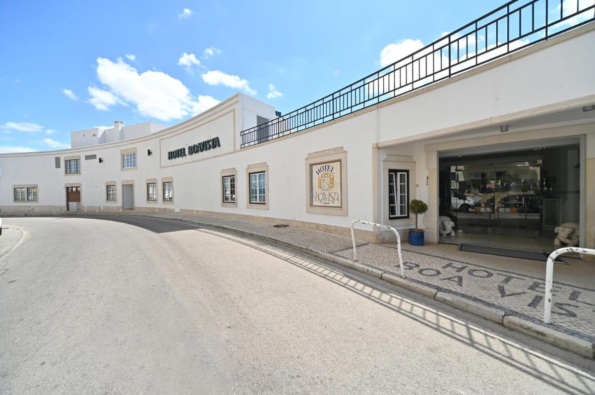 O edifício onde o hotel está situado