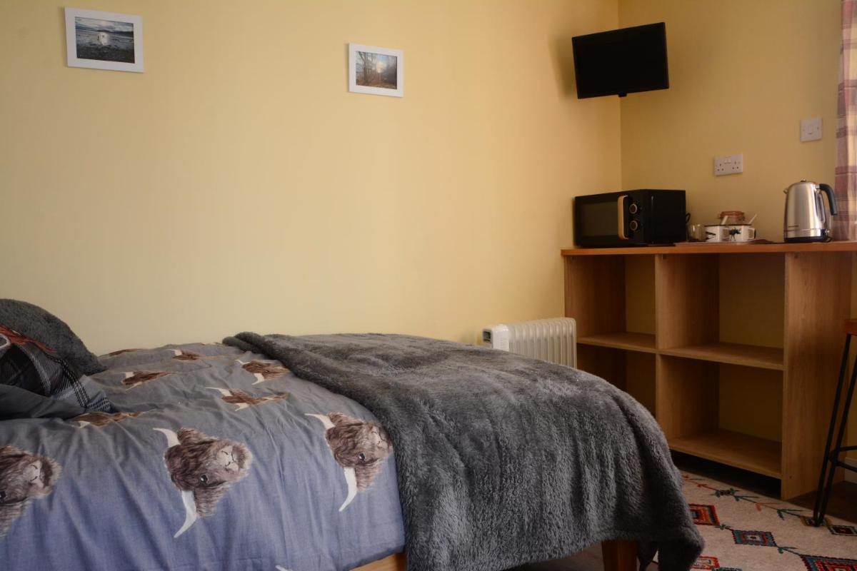Room at the Back, 2 George Street - Housity