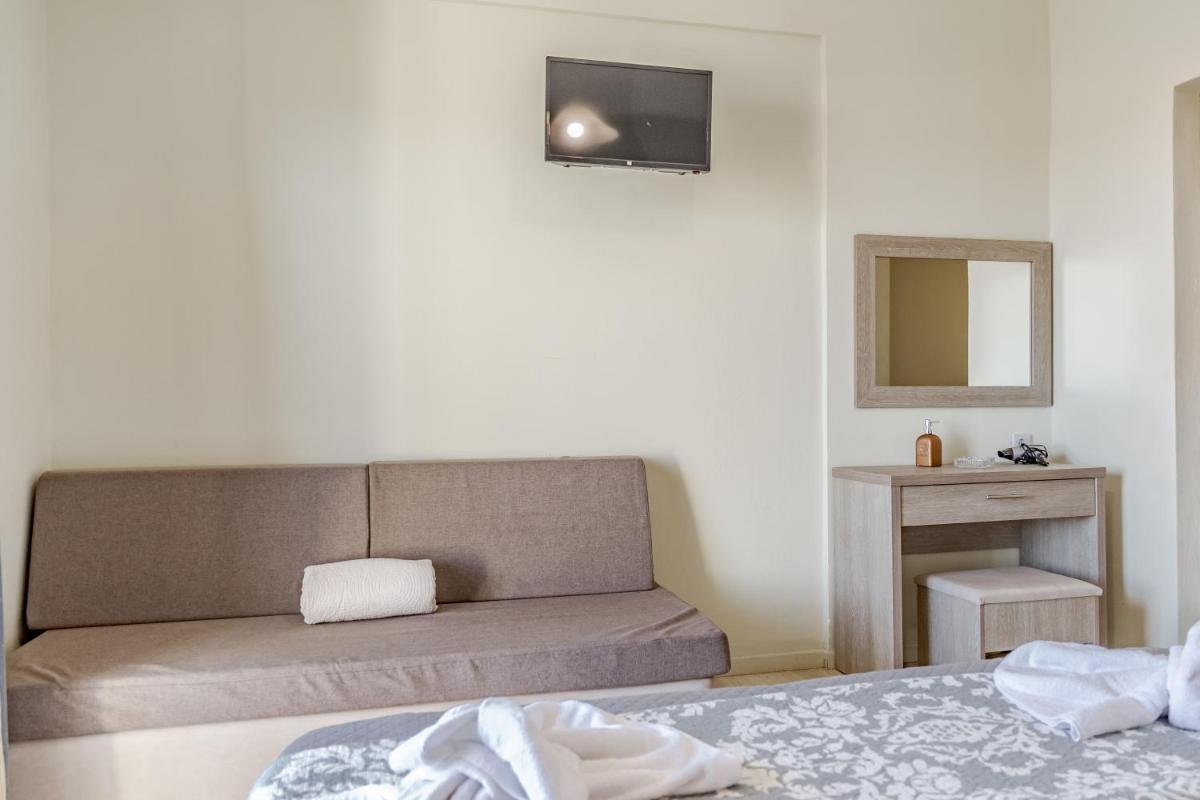 Blue Lagoon - Housity