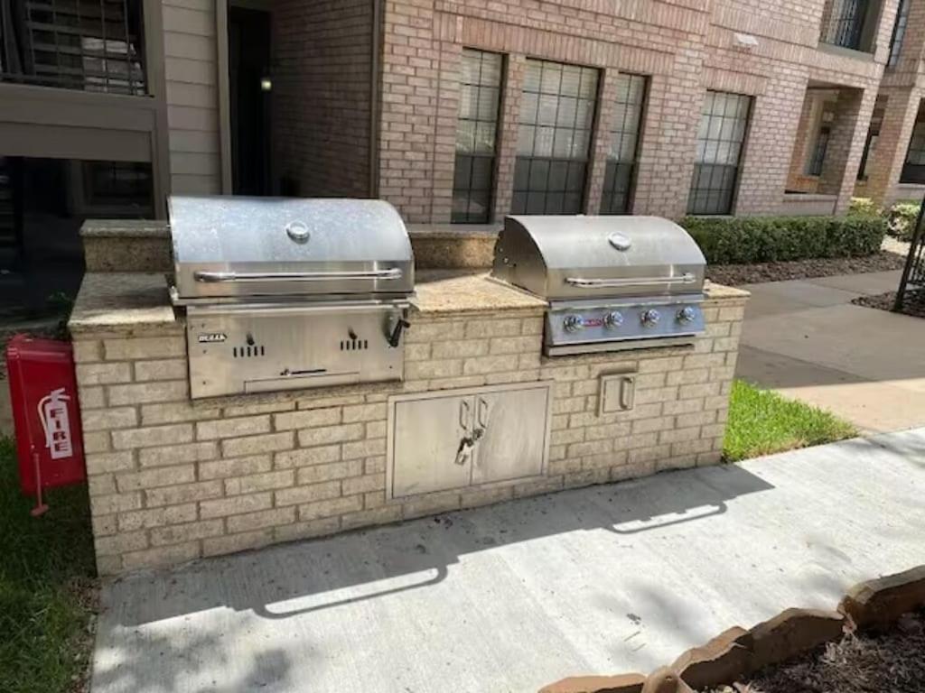 Amazing Houston Apartment with Pool+ Fast Internet - Housity