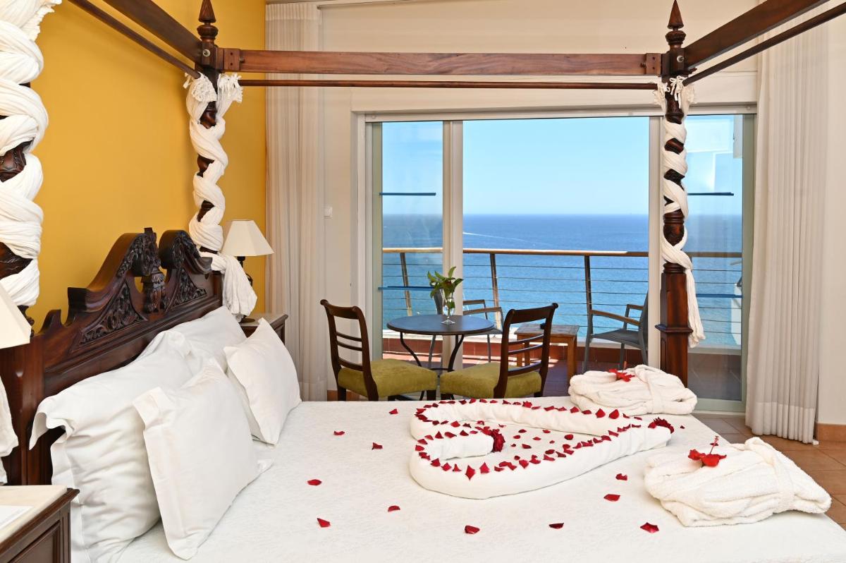 Uma cama ou camas num quarto em Boa Vista Hotel & Spa - Adults Only