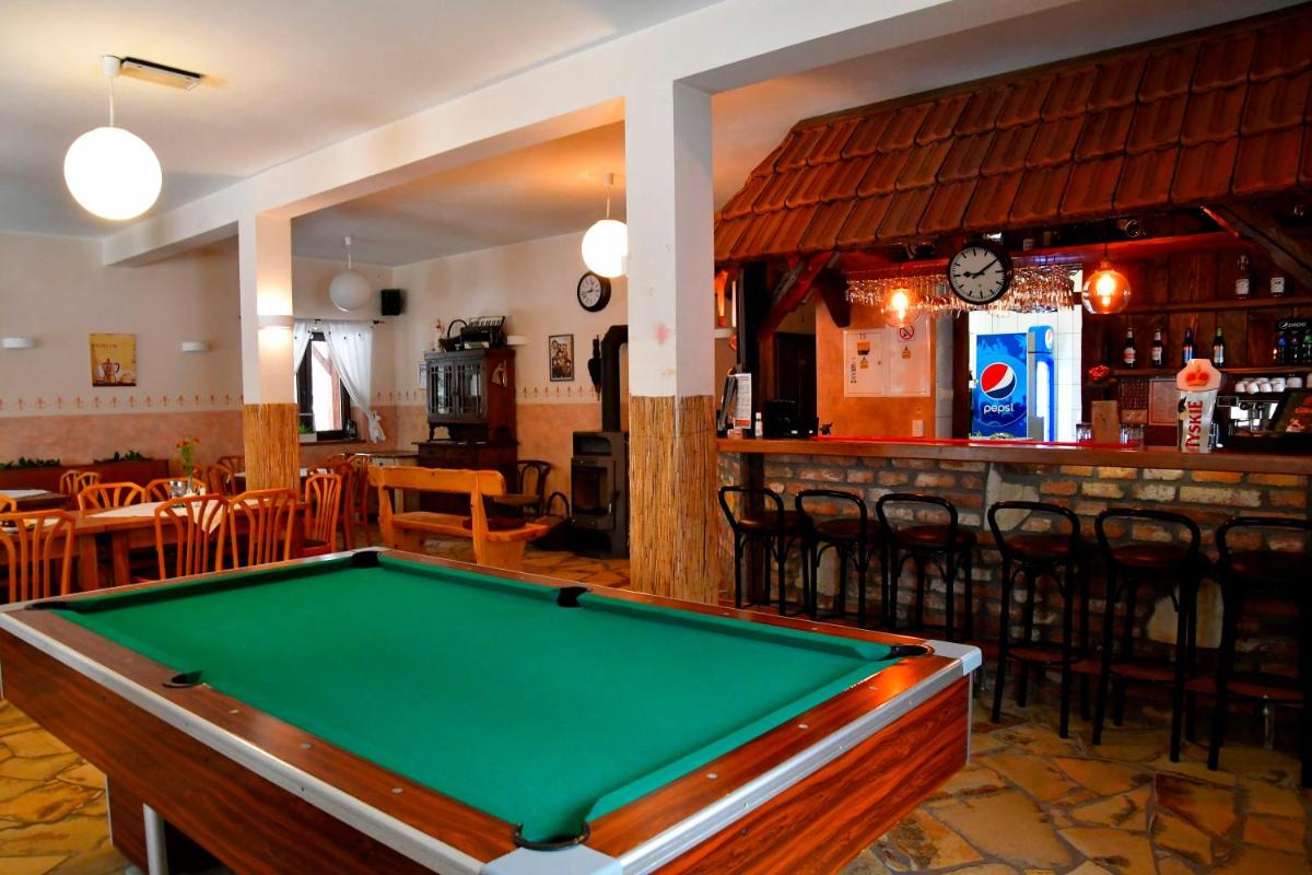 Gościniec pod Lubomirem - Housity