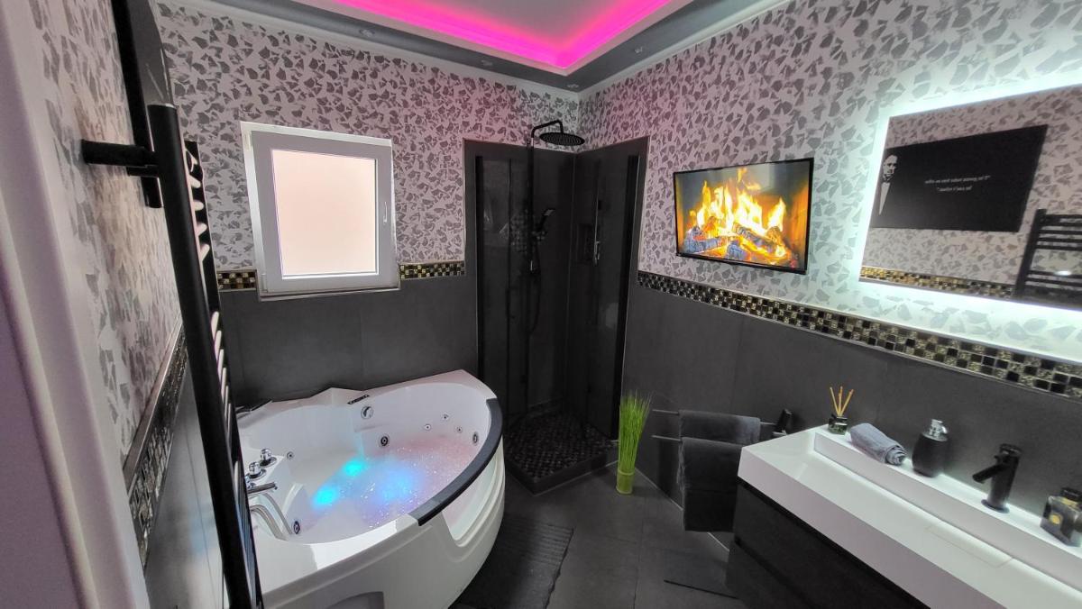 Suitetrails - Luxus Loft Whirlpool Designer Küche Bad