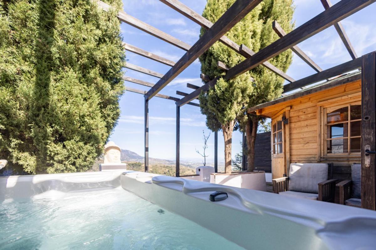 Piscina en o cerca de Cerro de Hijar