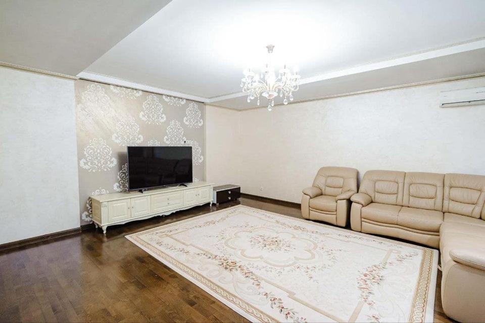 Cathedral Park and Pedestrian zone ultracentral cozy apartment in Chisinau - Housity
