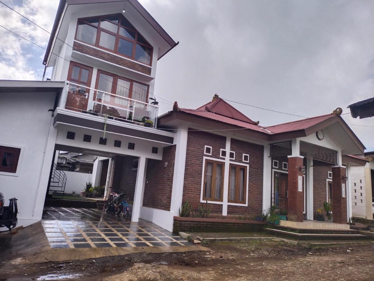 Family room Oemah Ntuy Syariah - Housity