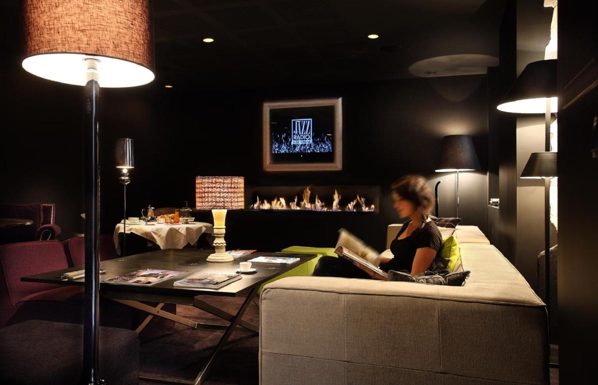 Clients de l'établissement Petit Hôtel Confidentiel