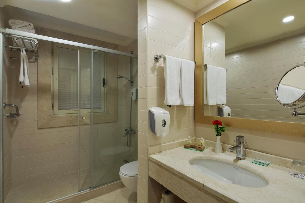 Crystal Family Comfort Collection - Ultimate All Inclusive - Housity