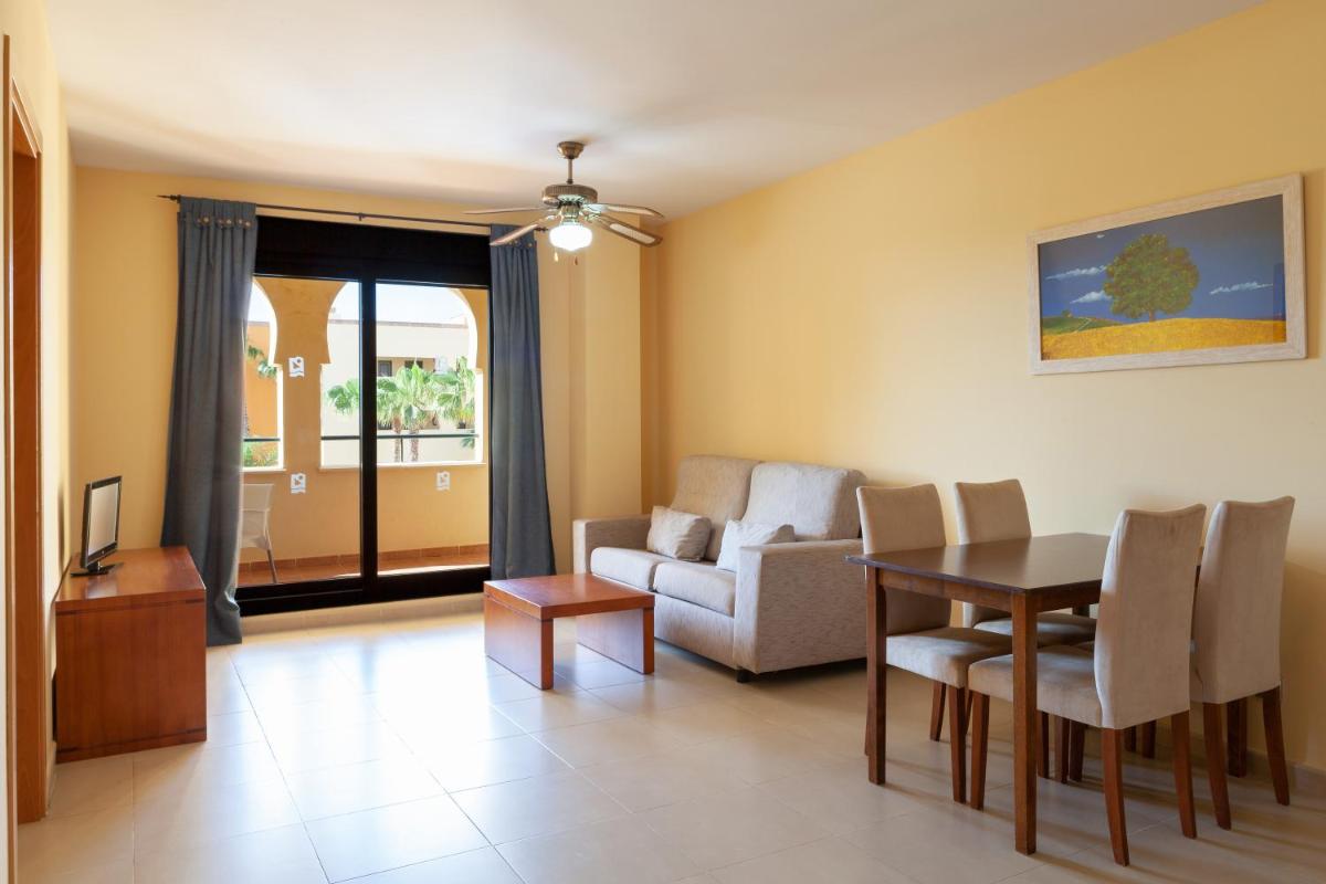 Apartamentos Playamarina - Housity