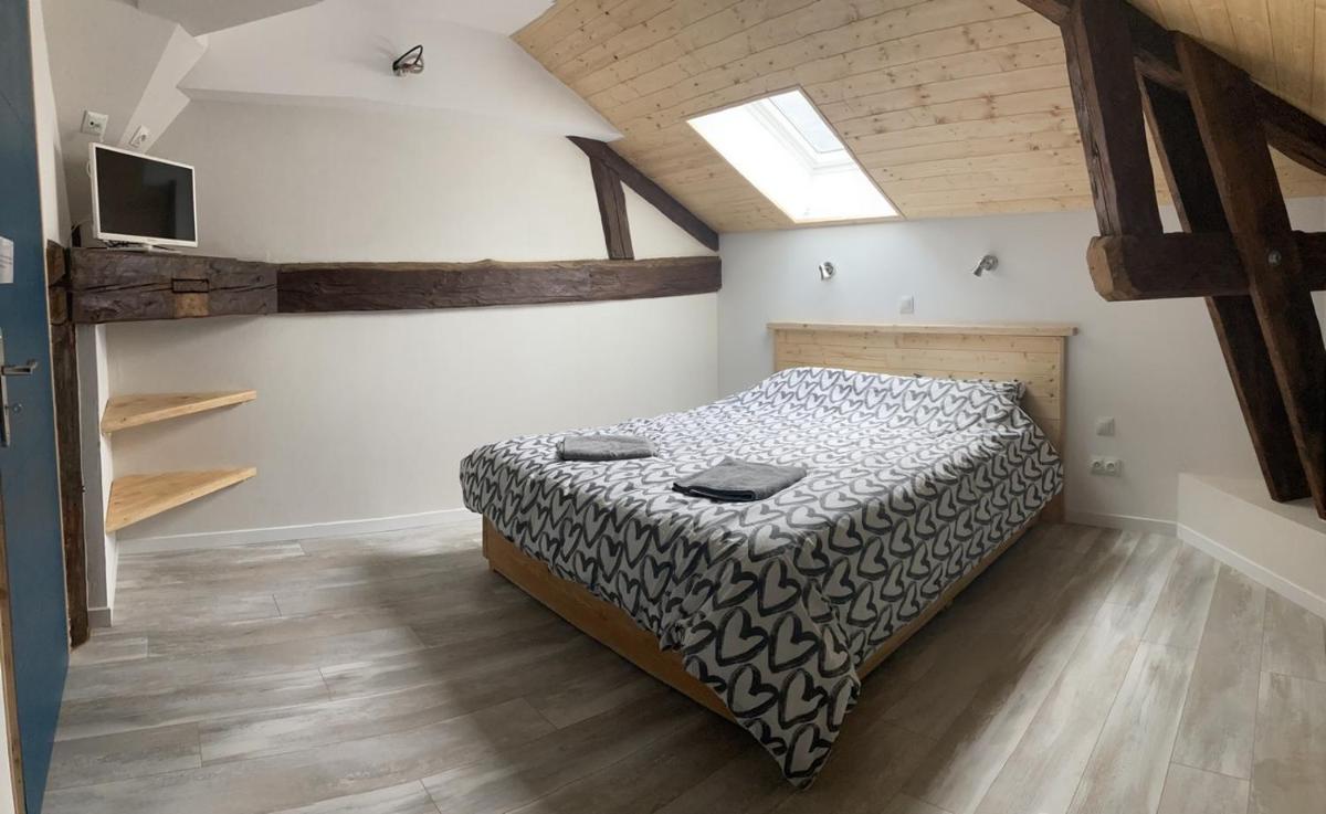 Chambre avec SDB privative, cuisine et salon partagés - Housity
