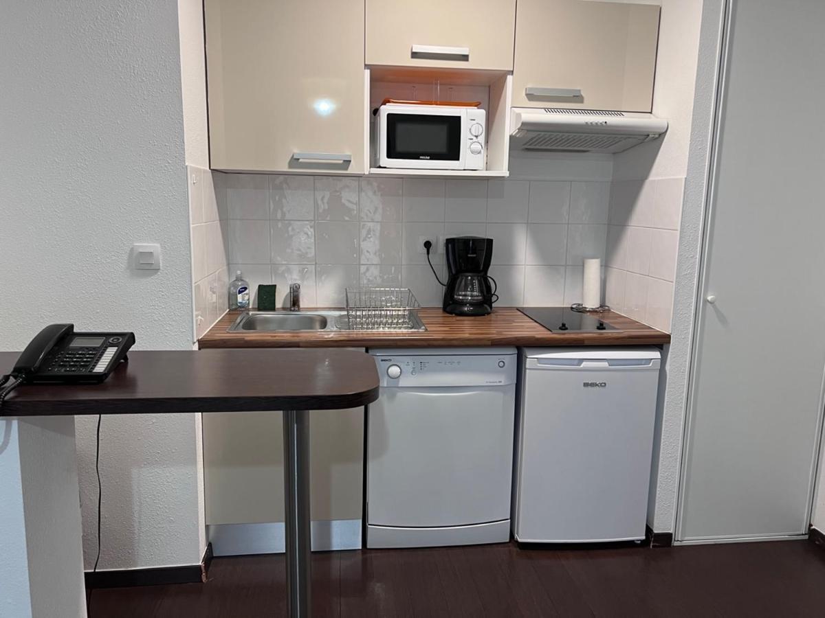 Cuisine ou kitchenette dans l'établissement Les bords de l'Aveyron