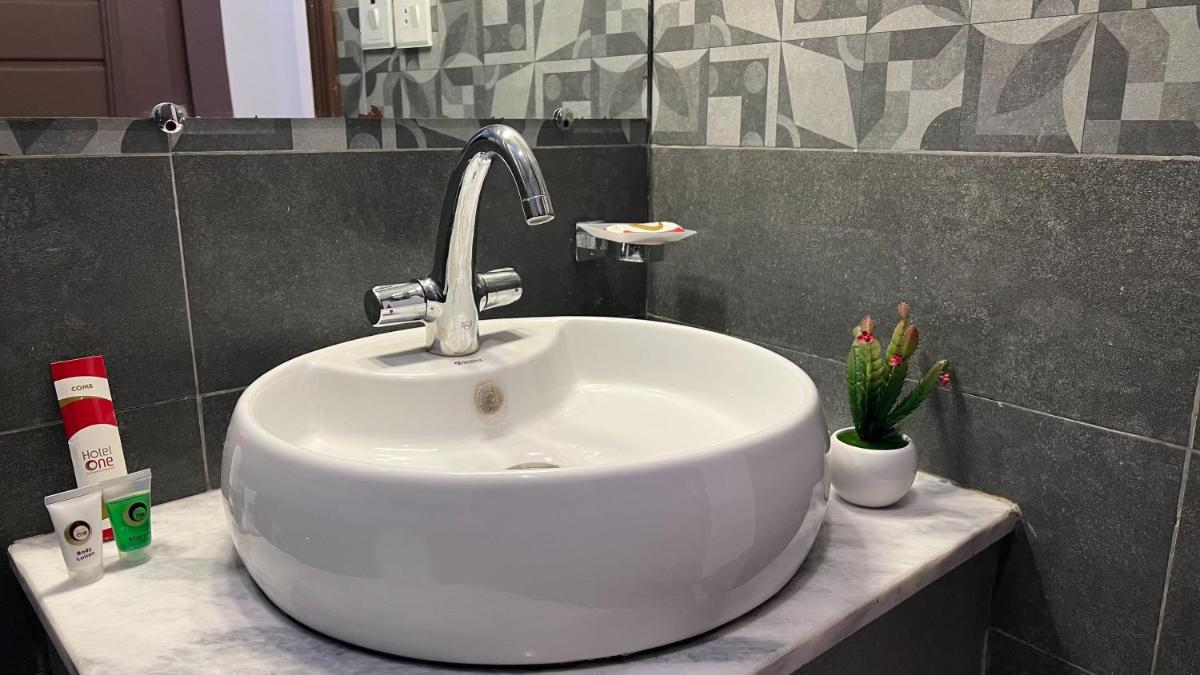 Hotel One Swat - Housity