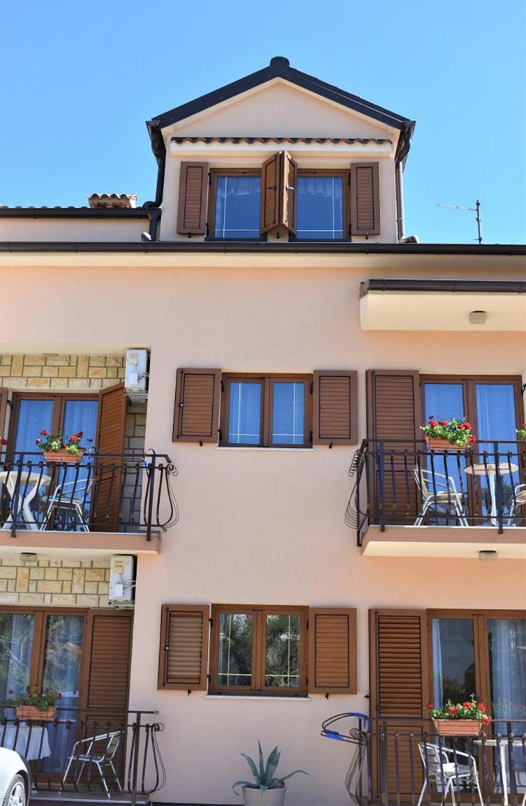 Apartments & Rooms Ivana - Housity