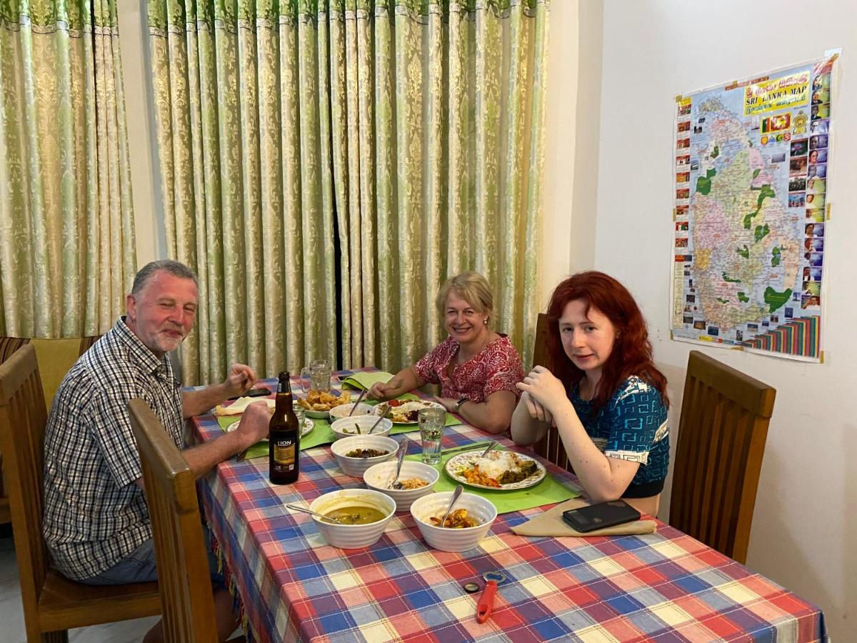 Bee Nest Bed & Breakfast - Housity