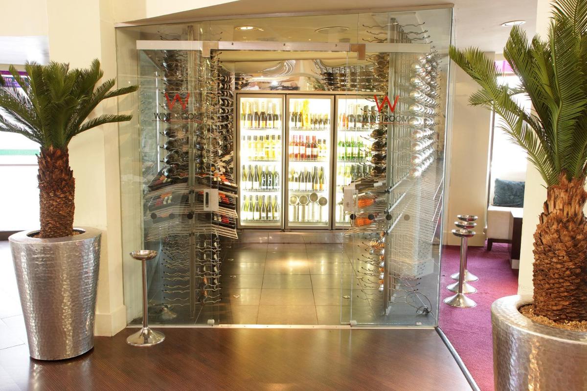 Waterfoot Hotel - Housity