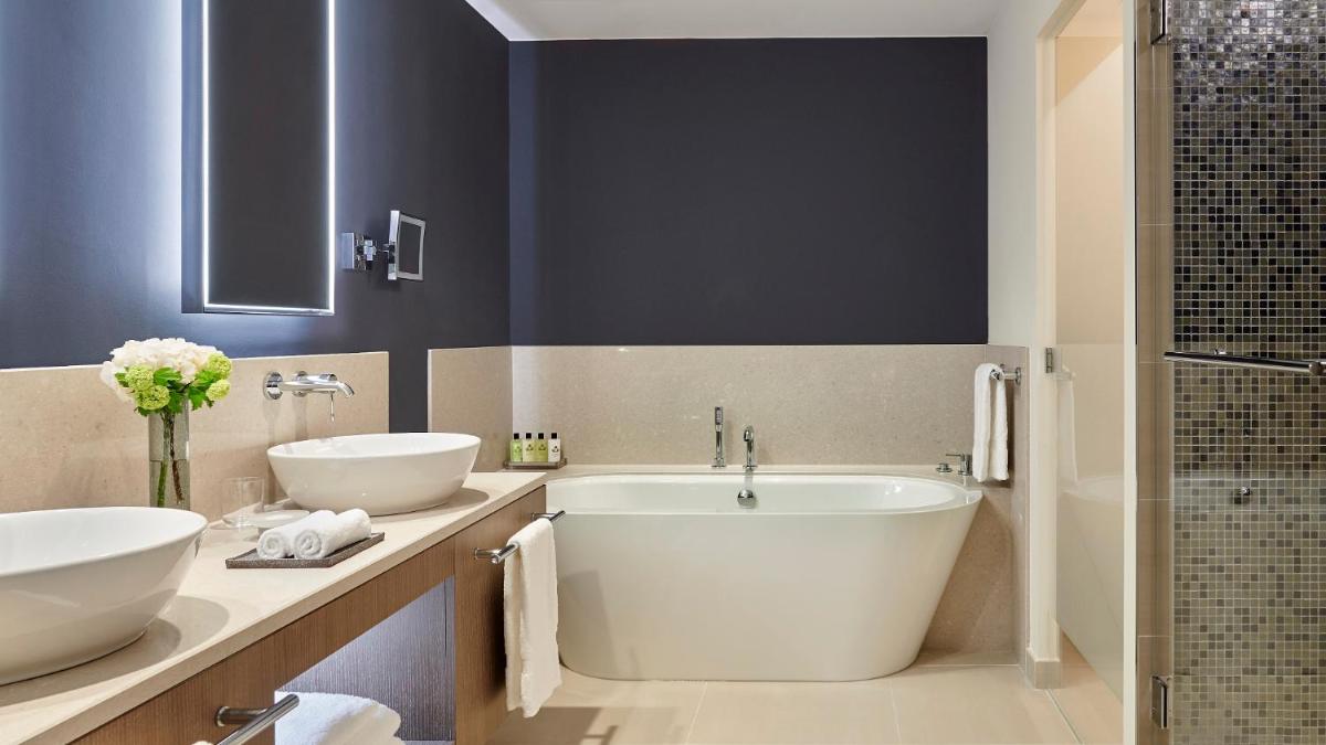 Salle de bains dans l'établissement InterContinental Lyon - Hotel Dieu by IHG