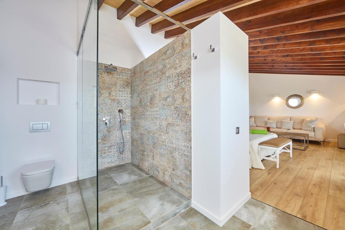Un baño de Bennoc Petit Hotel - Only Adults