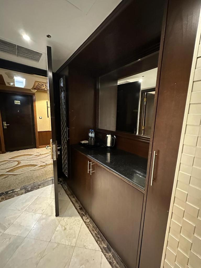 Suitetrails - Al Safwah Tower