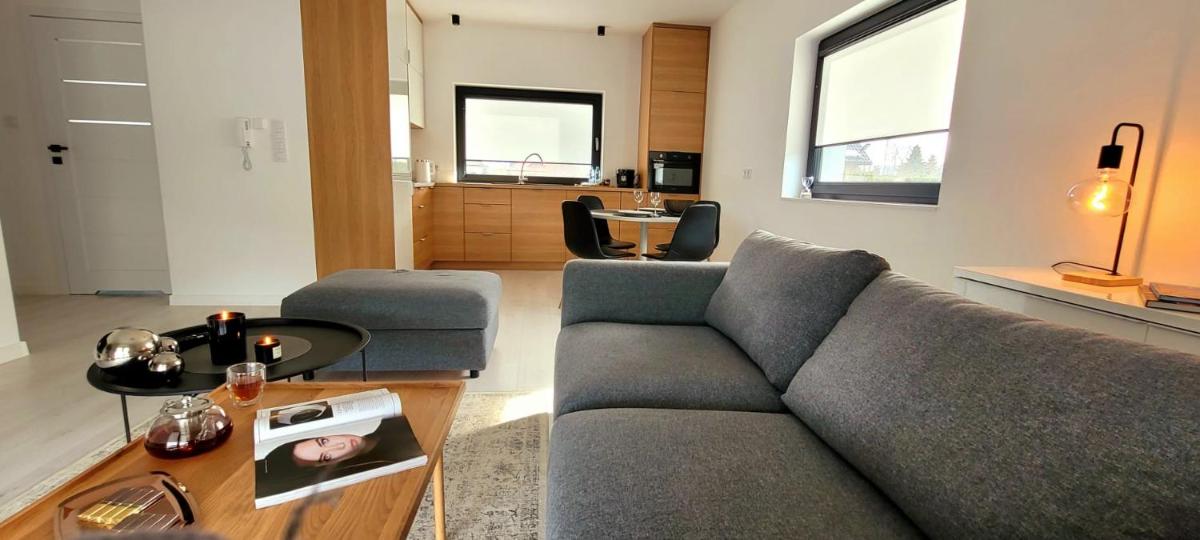 BAST 17 DOM duży parking , Mandoria , PTAK , 2 Sypialnie lub 1 sypialnia, taras , Autostrada A1, Kalinowskiego 17E WIFI - Housity