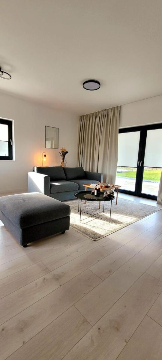 BAST 17 DOM duży parking , Mandoria , PTAK , 2 Sypialnie lub 1 sypialnia, taras , Autostrada A1, Kalinowskiego 17E WIFI - Housity