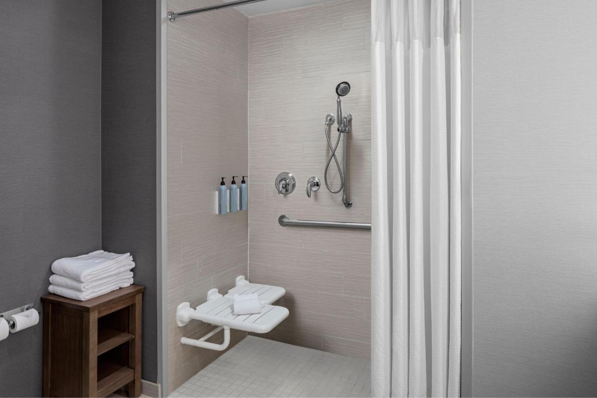 Courtyard by Marriott San Angelo - Housity