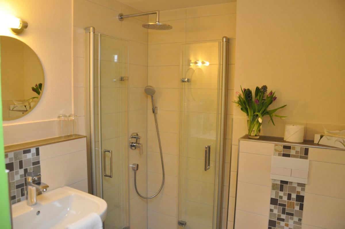 Hotel-Restaurant Sonnenhof - Housity