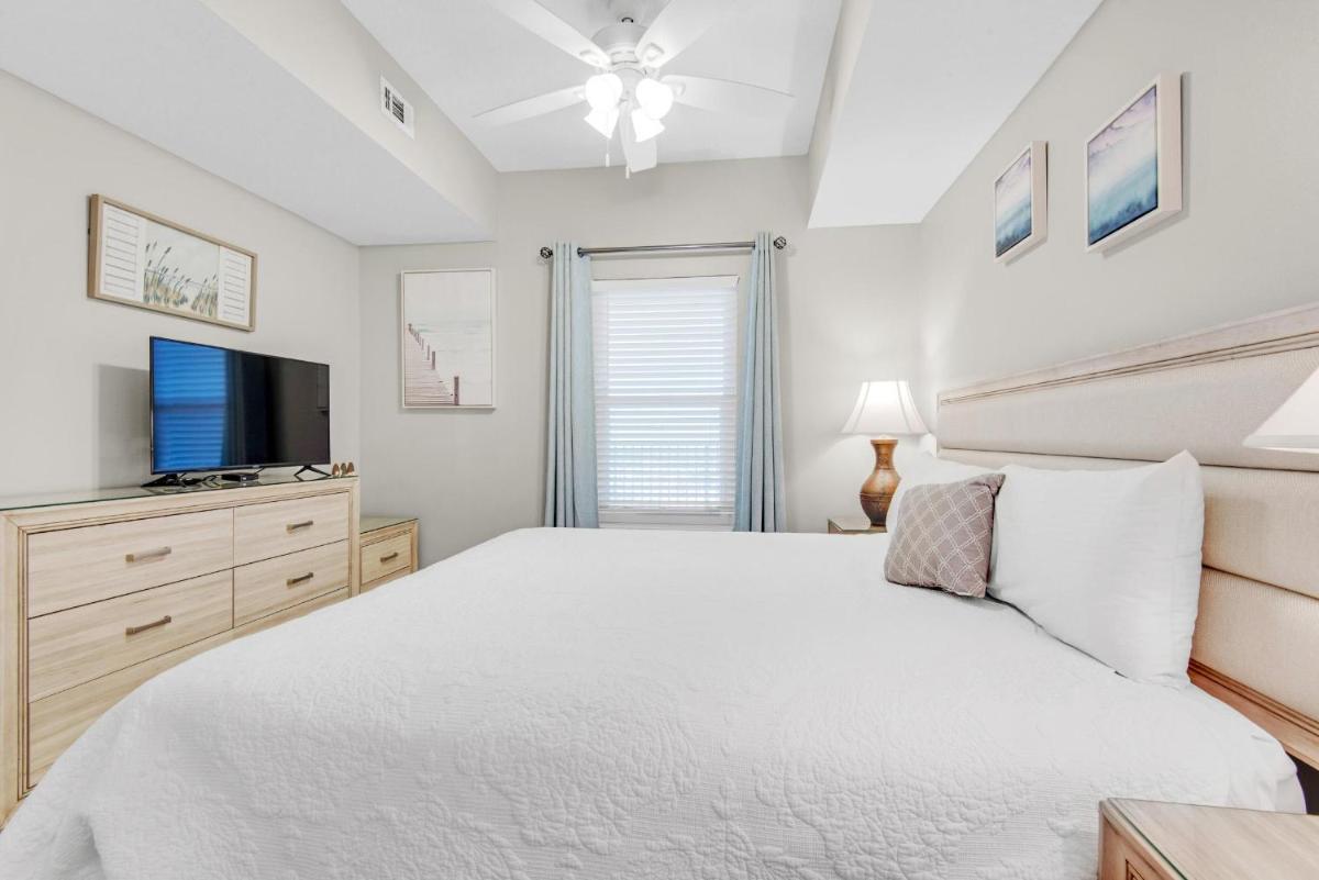 Ariel Dunes I 1505 - Housity