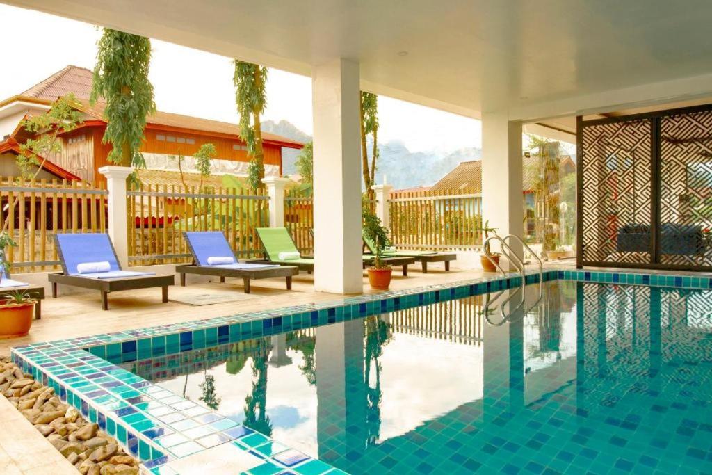 Suitetrails - VangVieng Sky View Hotel