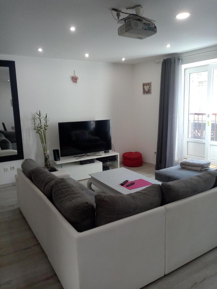Au p'tit bonheur - Housity