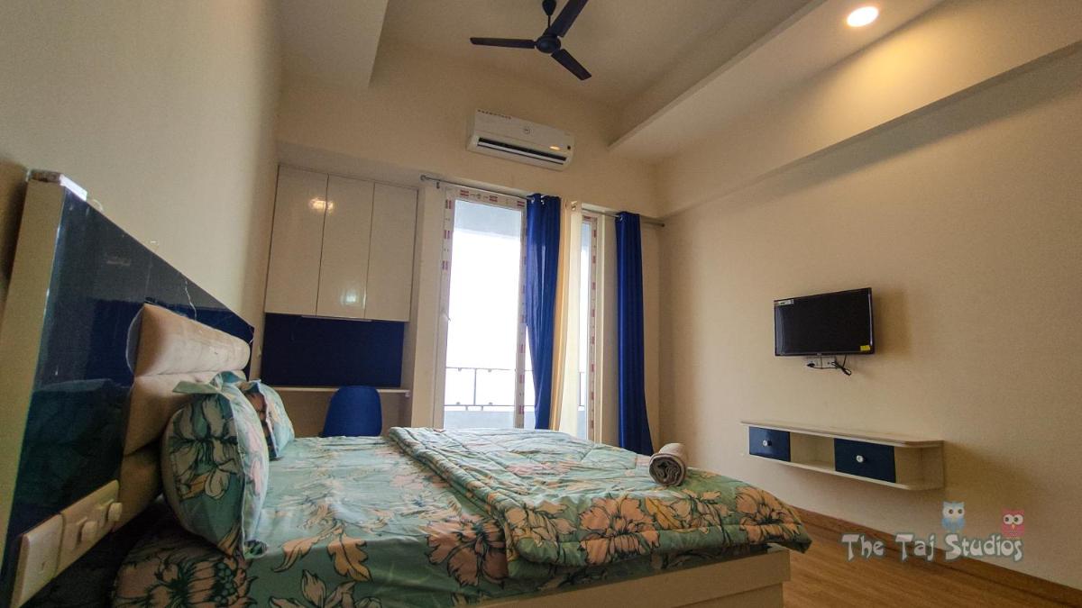 Suitetrails - Taj Studios-Top Place for Stay at Luxury Mall(GM)