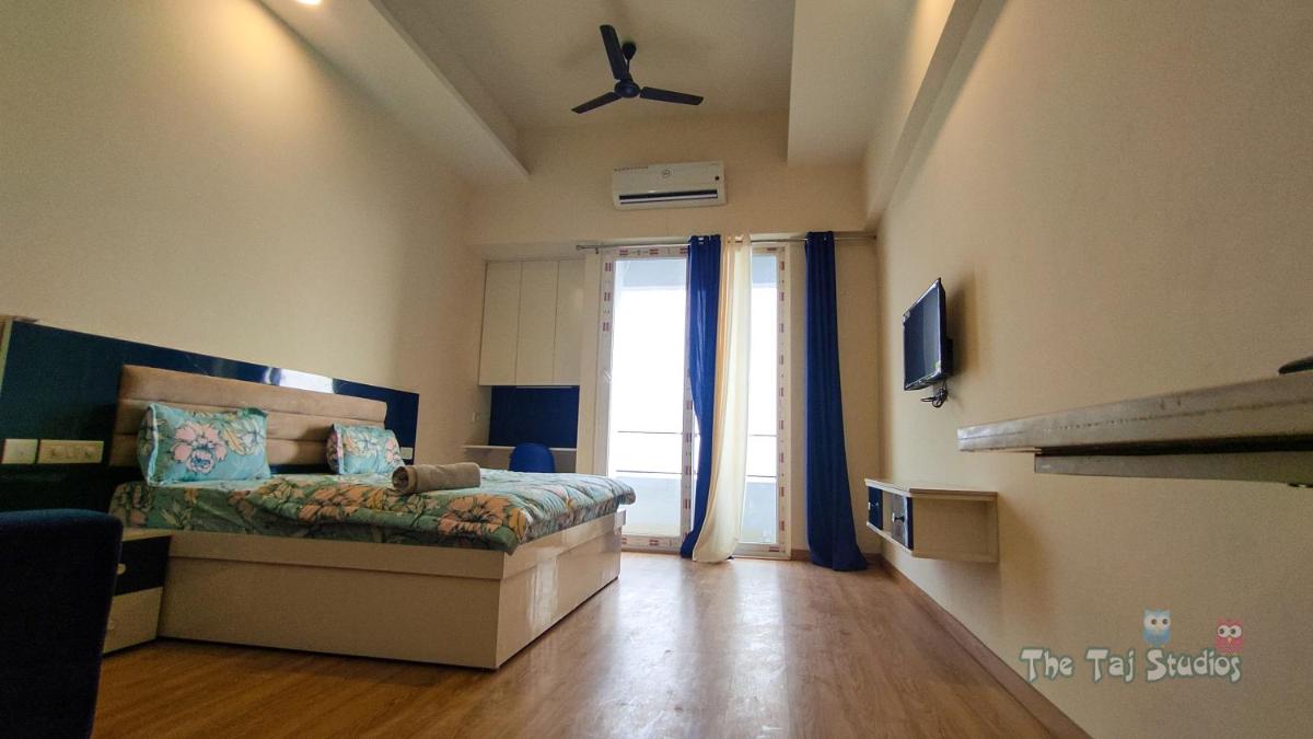 Suitetrails - Taj Studios-Top Place for Stay at Luxury Mall(GM)