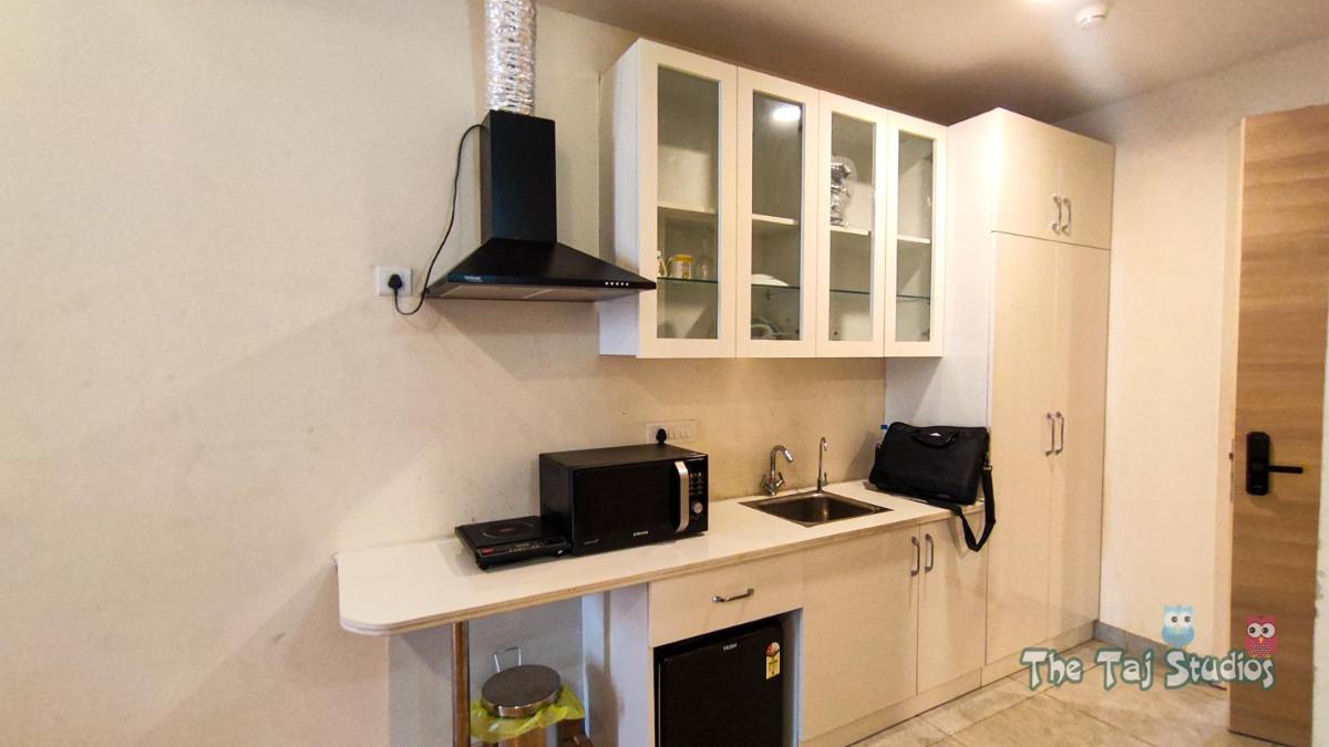 Suitetrails - Taj Studios-Top Place for Stay at Luxury Mall(GM)