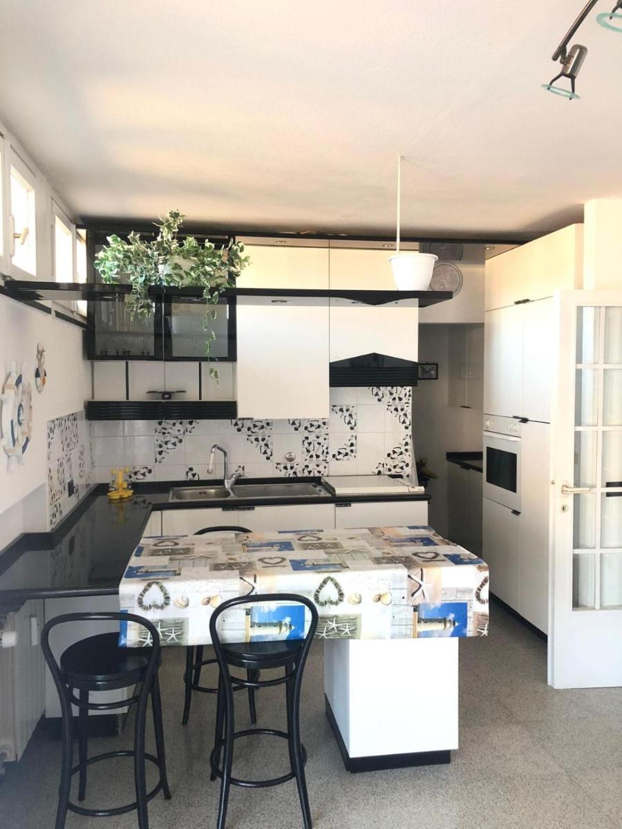 Sestri AR122 Executive Penthouse - Hizvo
