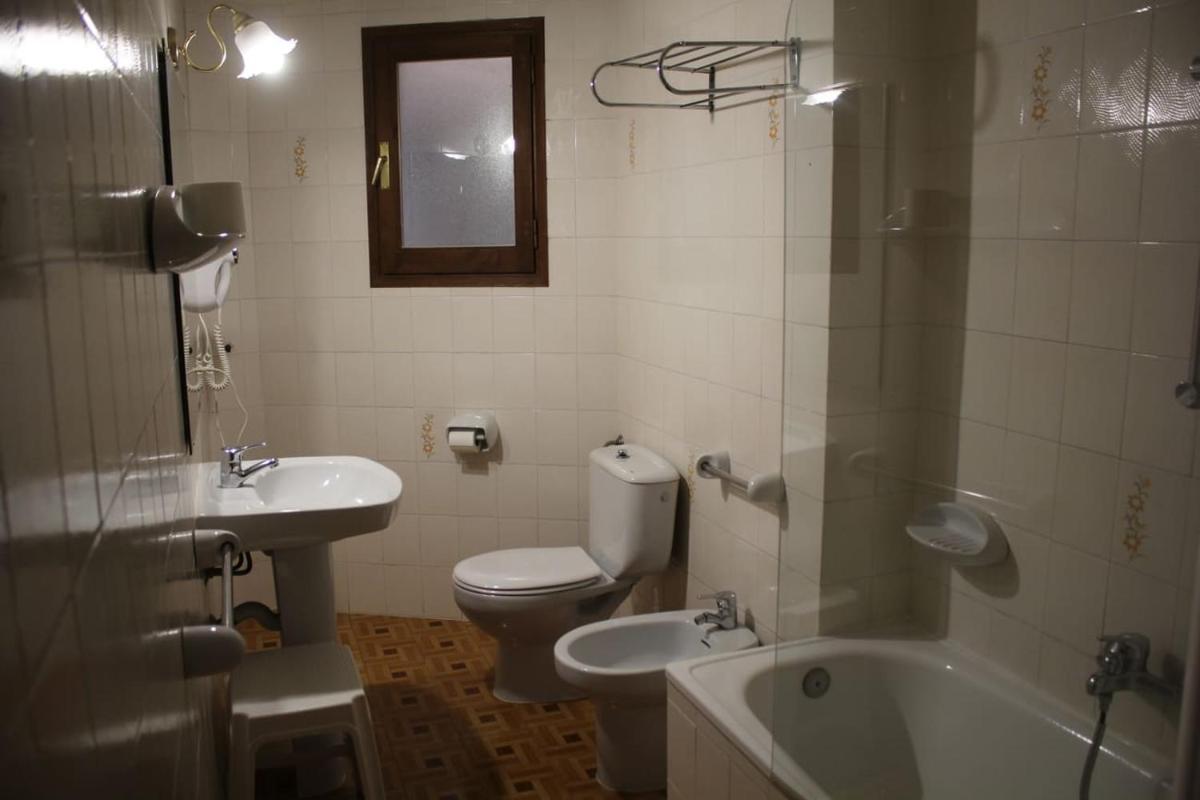 Apartamentos Pessets Adelaida - Housity