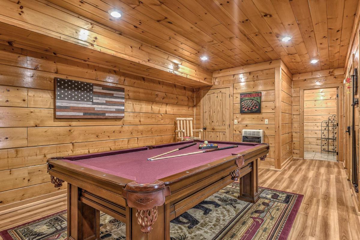 Cozy Blue Ridge Cabin in Heart of the Mountains - Housity