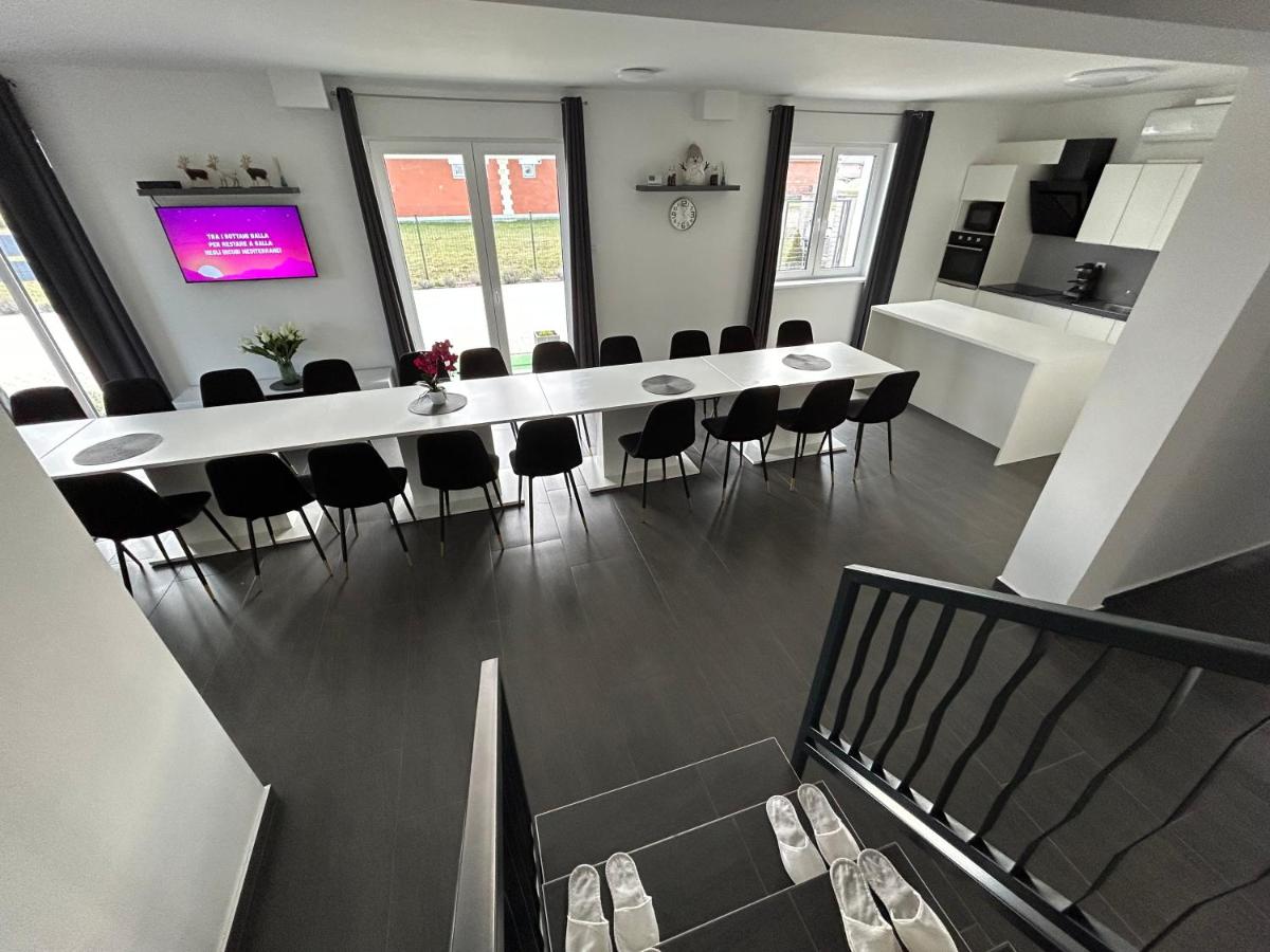 Laura Apartmanház - Housity