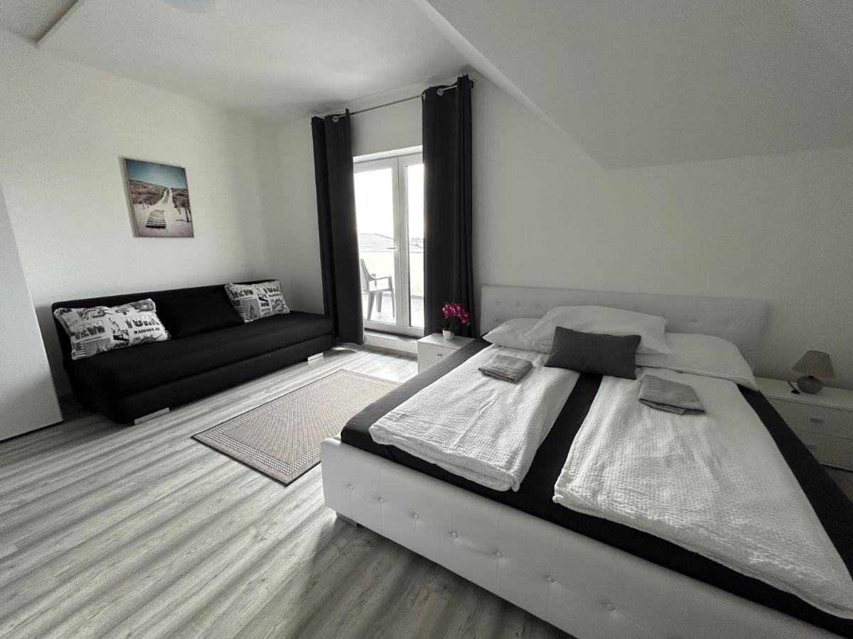 Laura Apartmanház - Housity