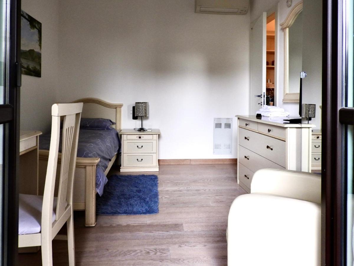 Sole tra i pini - foresteria lombarda - Housity