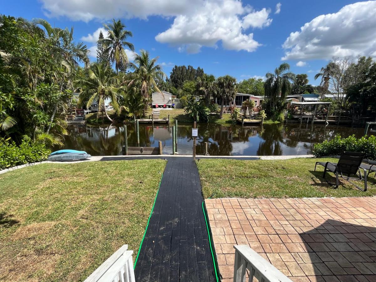 Sea Dream with Lite Breakfast, Jacuzzi and Water View - Housity