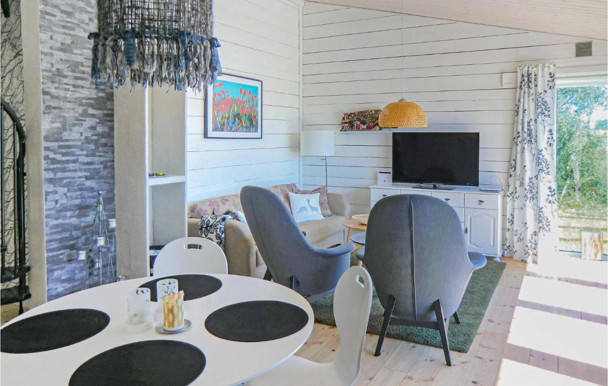2 Bedroom Lovely Home In Kalmar - Housity