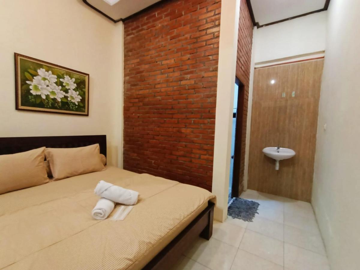 Rumah Kami Guest House - Housity