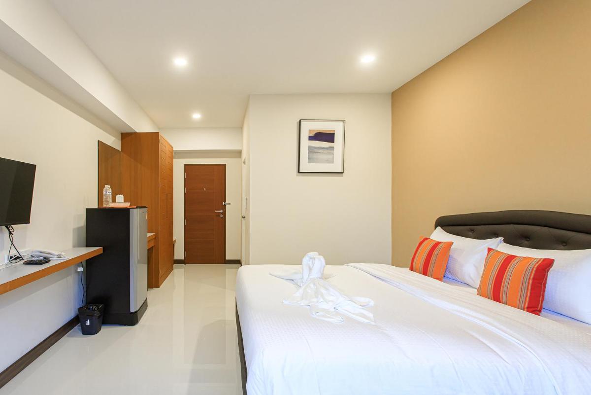 Chanapat Hotel - Housity