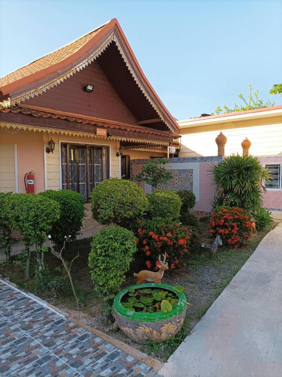 Vimanmek Resort - Housity